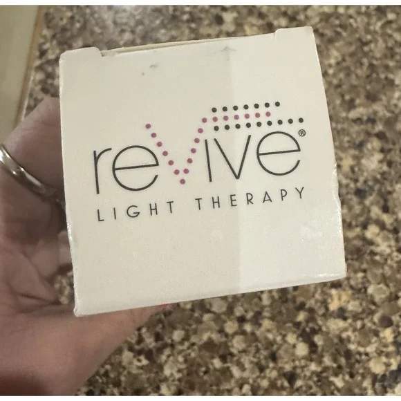 GLO by reVive Therapy Wrinkle Treatment Light Therapy - NEW - Picture 6 of 10